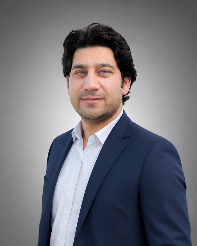 Portrait of Dr. Shamim, Urology consultant