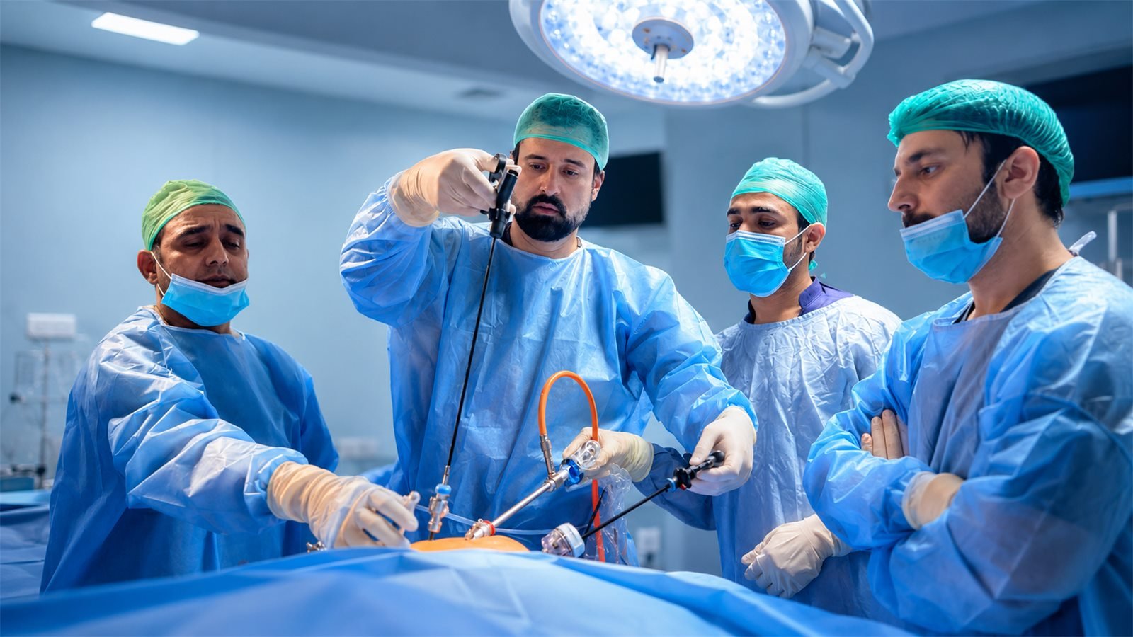 Photo of a laparoscopic surgery in the operation theater